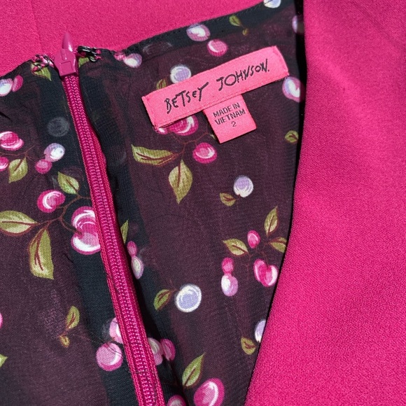 NWT Pink Betsy Johnson Dress with Scalloped Short Sleeves - Picture 3 of 6